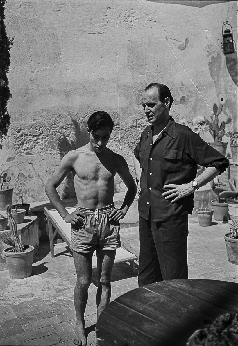 Chamaco i Alberto Puig Palau. Lloc desconegut, 1954